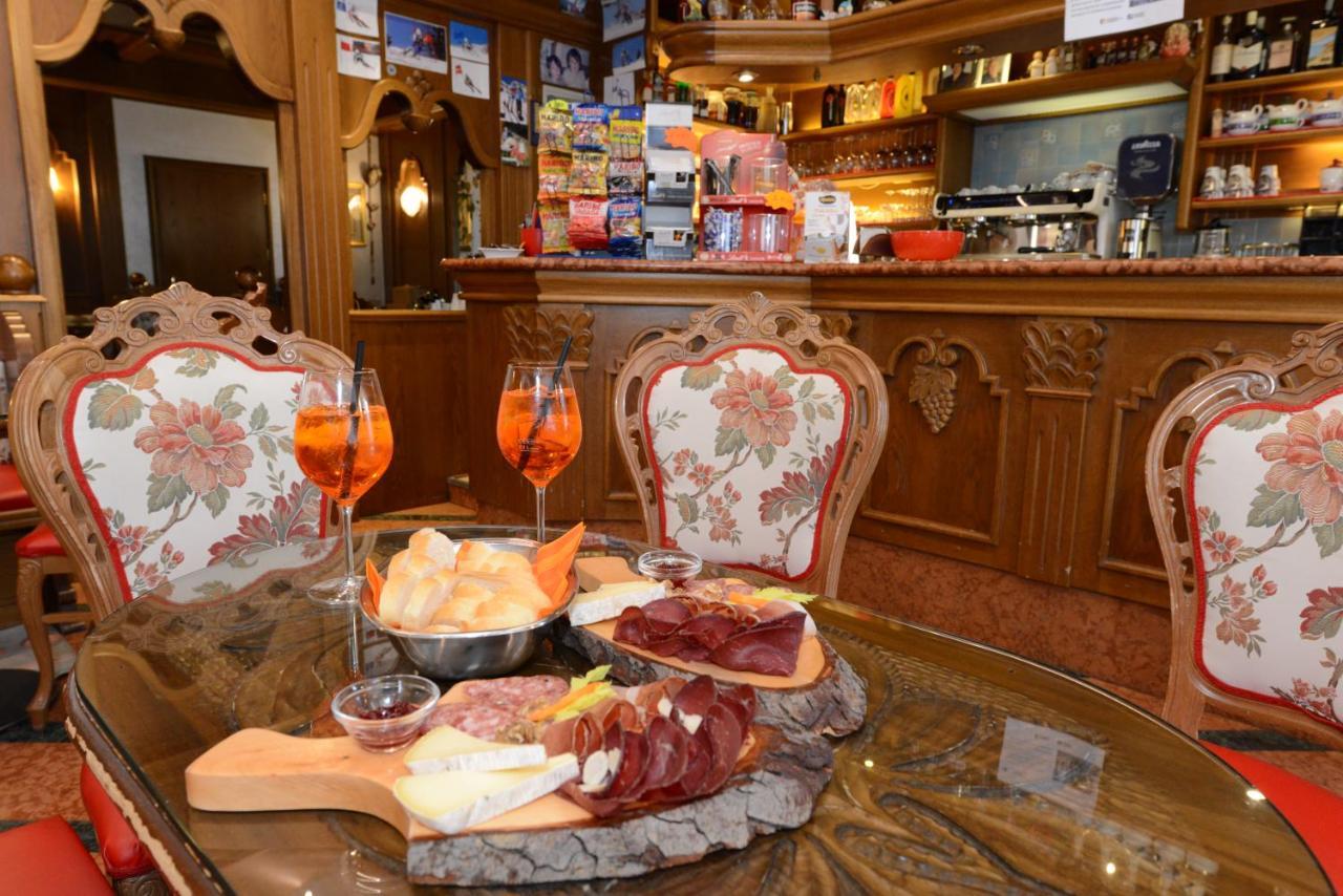 Hotel Sole Passo del Tonale Eksteriør bilde