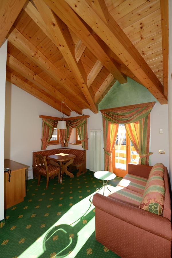 Hotel Sole Passo del Tonale Eksteriør bilde