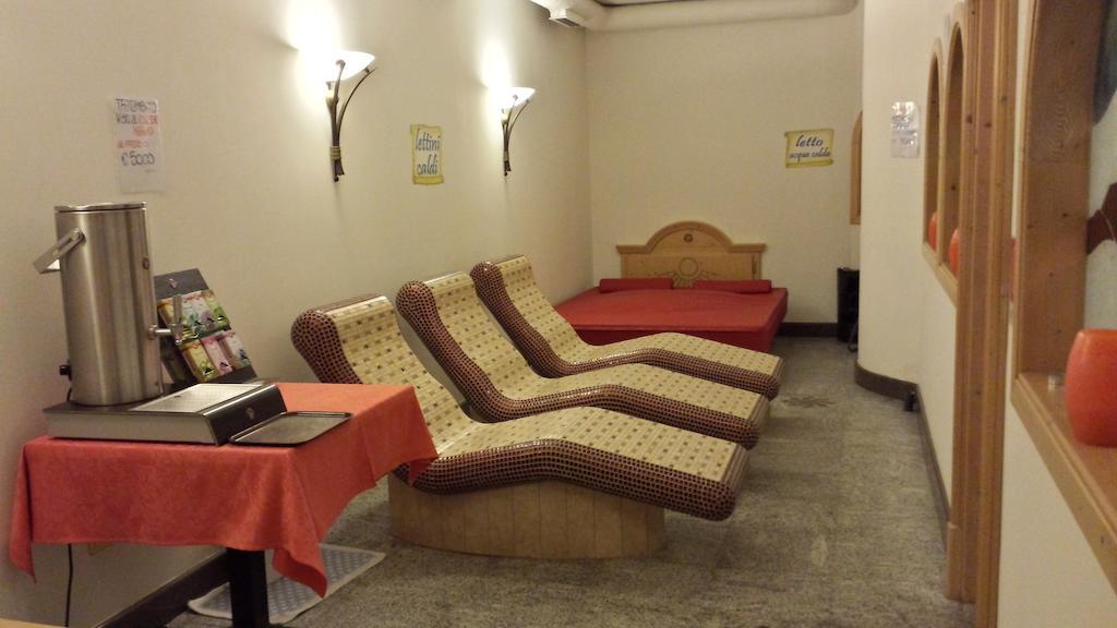 Hotel Sole Passo del Tonale Eksteriør bilde